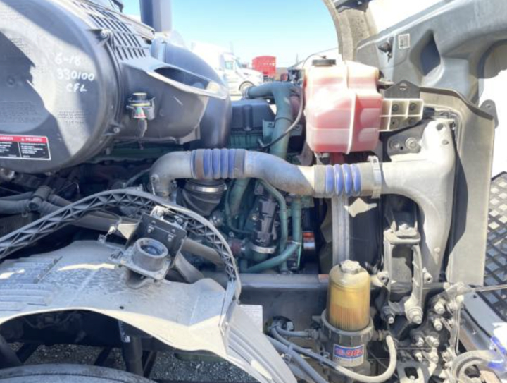 an image of Hemet mobile truck engine repair. 